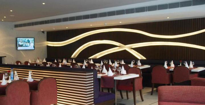 Hotel The Gaur Chandīgarh Zewnętrze zdjęcie