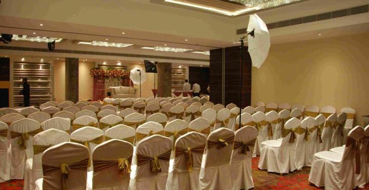 Hotel The Gaur Chandīgarh Zewnętrze zdjęcie